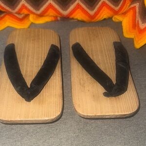 Vintage Japanese Wooden Geta Sandals Traditional Black Velvet Thongs